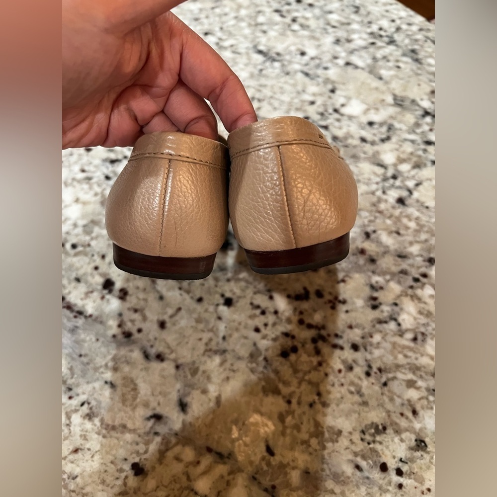 Talbots Women’s Light Tan Leather Loafers Size 7.5 - Picture 3 of 9